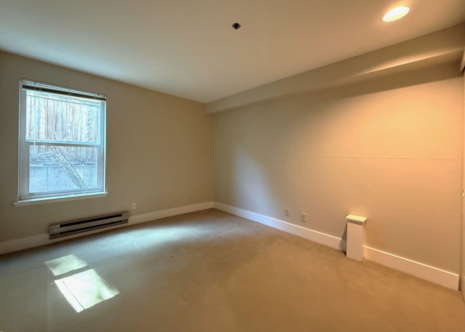 Seattle Apartment: 1813 19th Ave