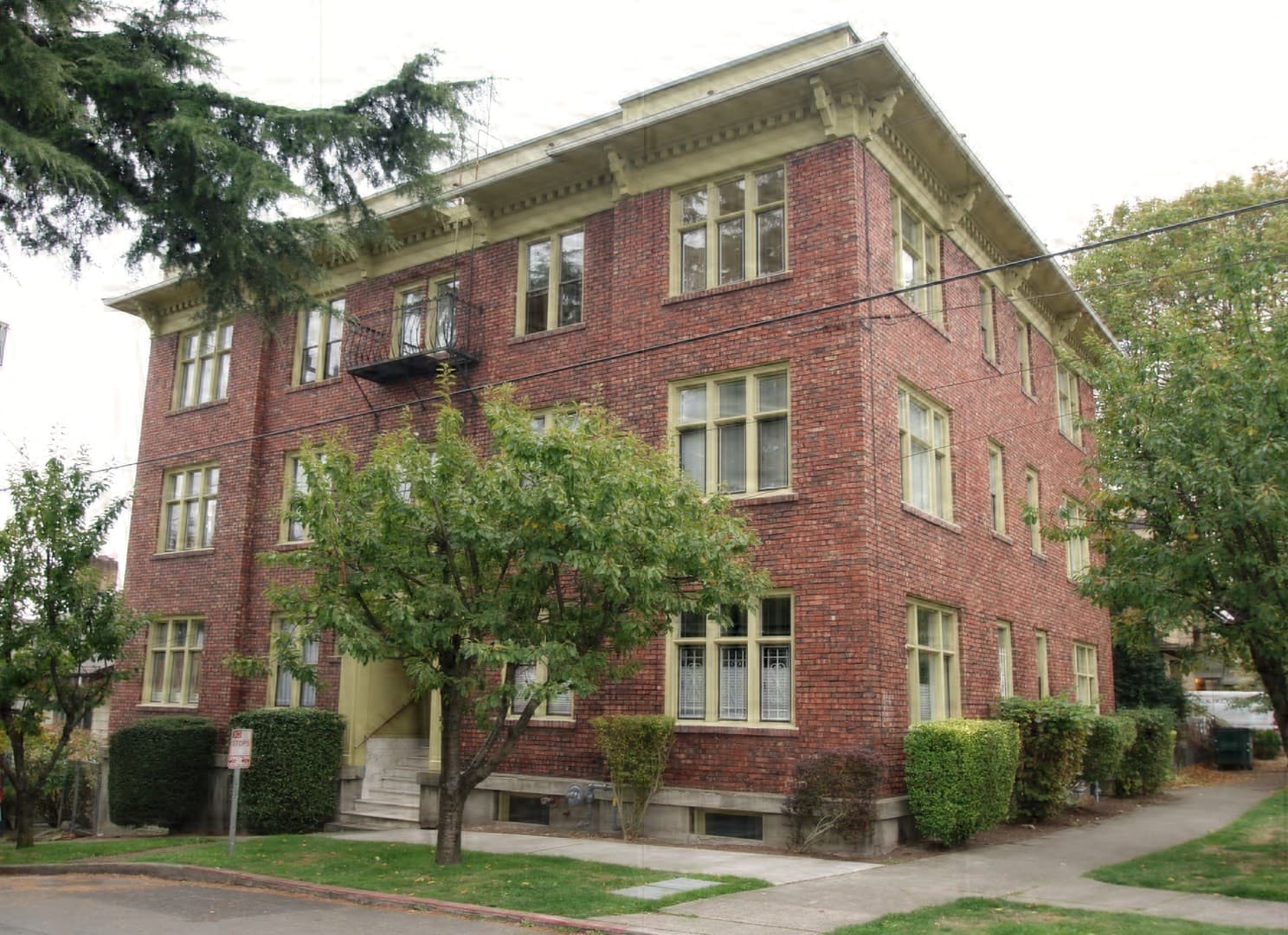 Seattle Apartment: 1803 E John St