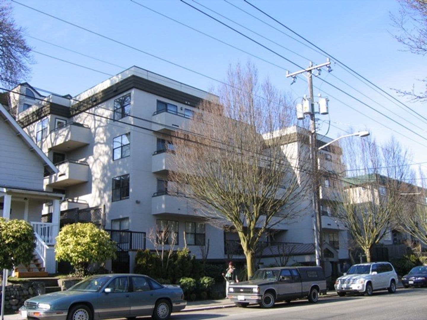 Seattle Apartment: 1813 19th Ave