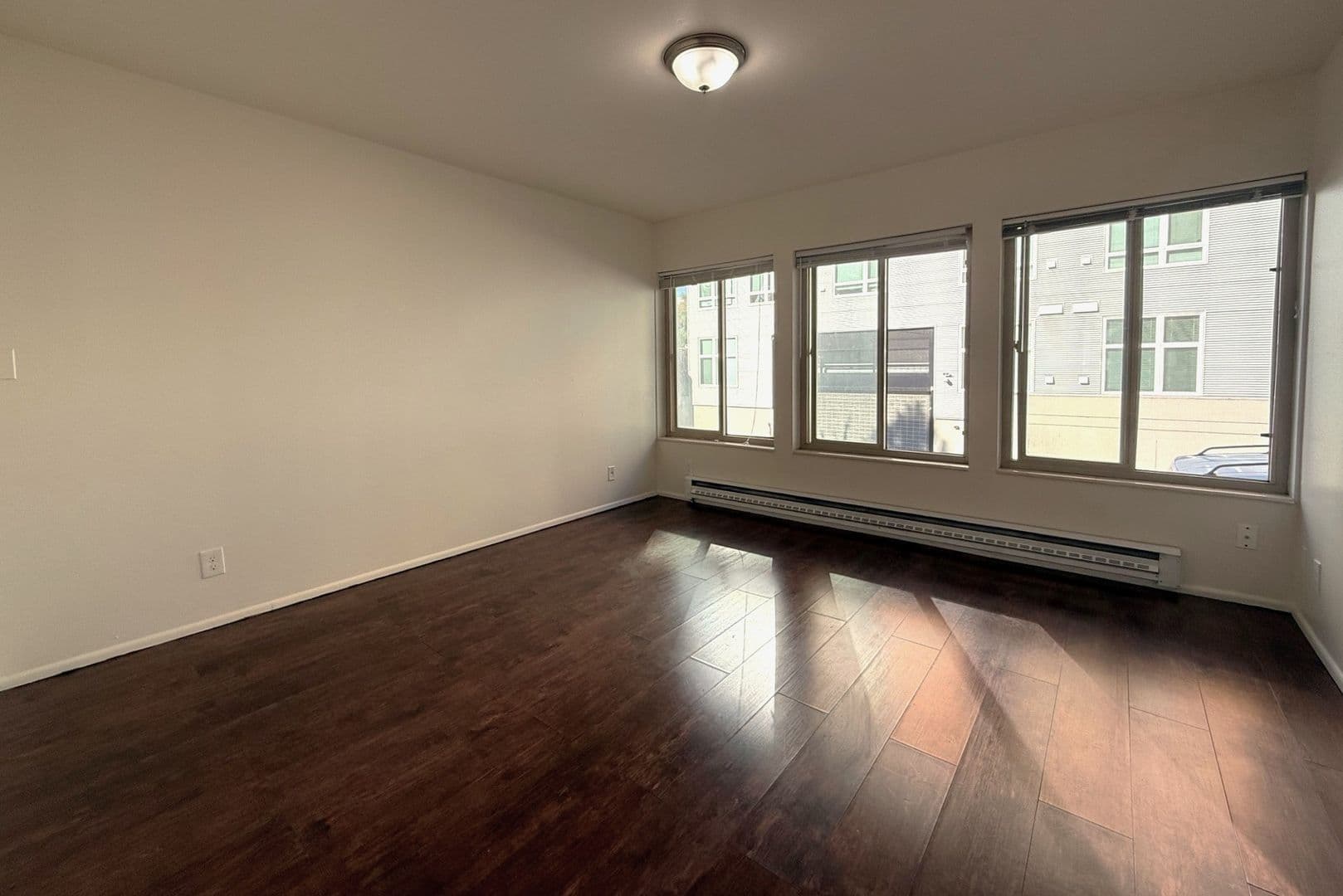 Seattle Apartment: 4225 11th Ave NE