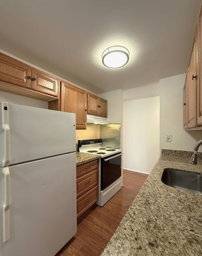 Seattle Apartment: 4225 11th Ave NE