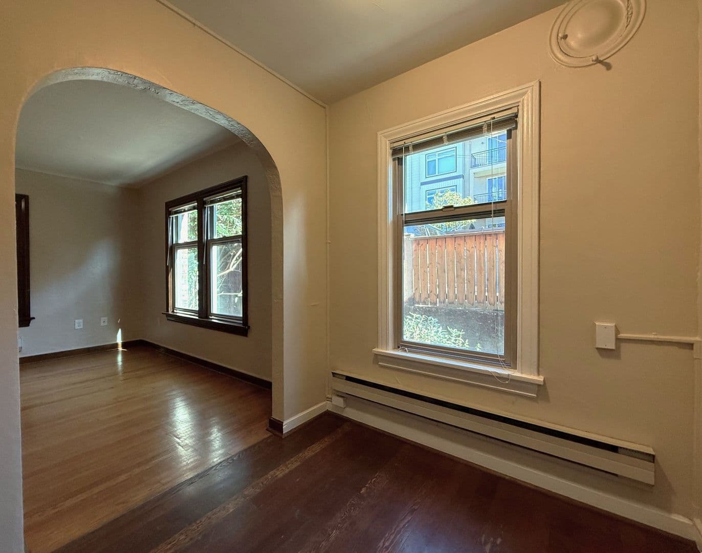 SEATTLE Apartment: 2032 YALE AVE E