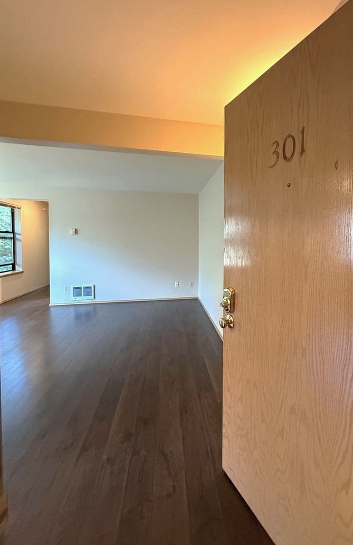 SEATTLE Apartment: 2612 E MADISON ST