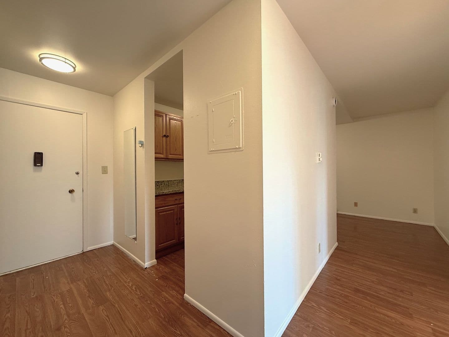 Seattle Apartment: 4225 11th Ave NE