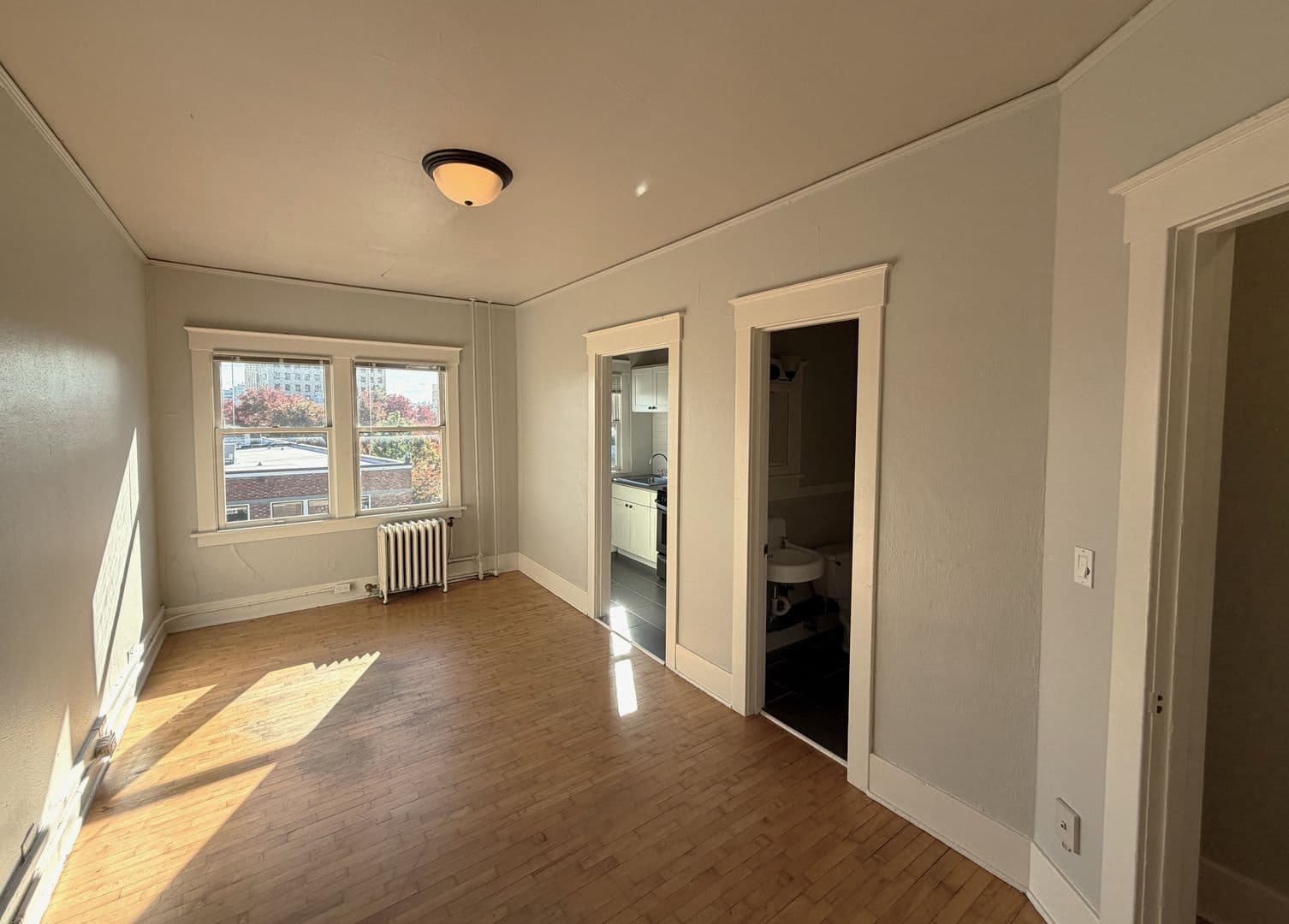 Tacoma Apartment: 629 St Helens Ave