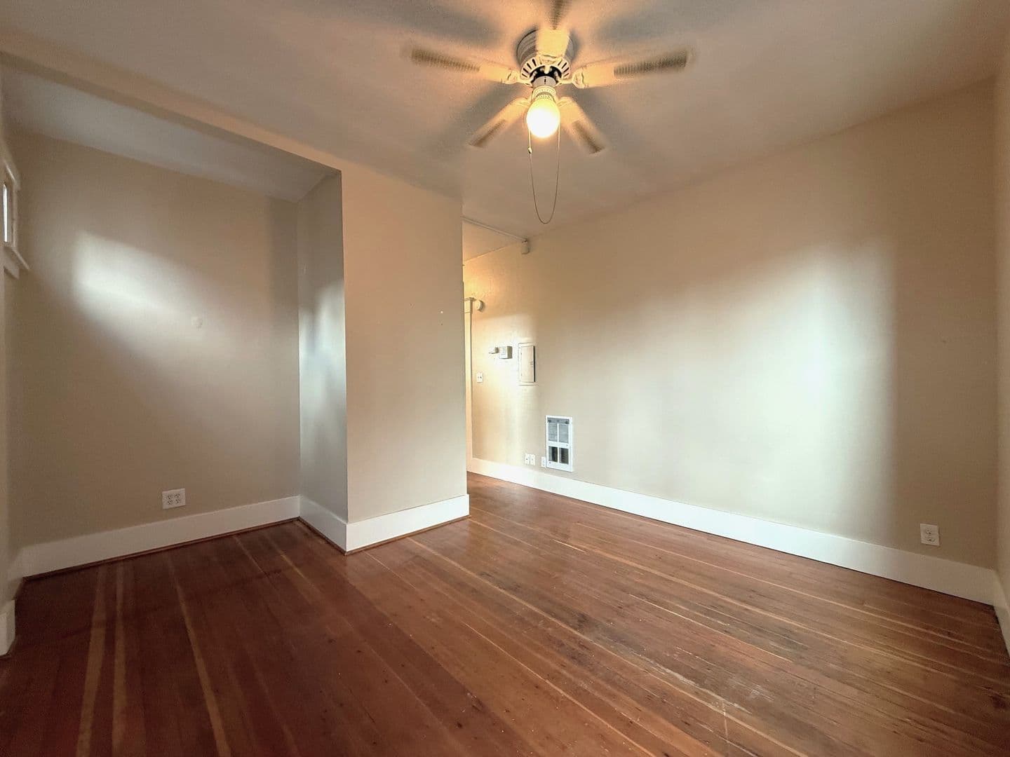 SEATTLE Apartment: 1215 E SPRING ST
