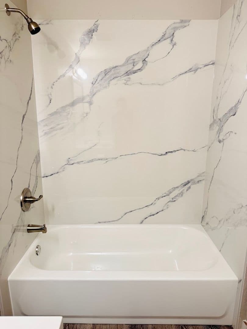 Seattle Apartment: 1215 N 90th St