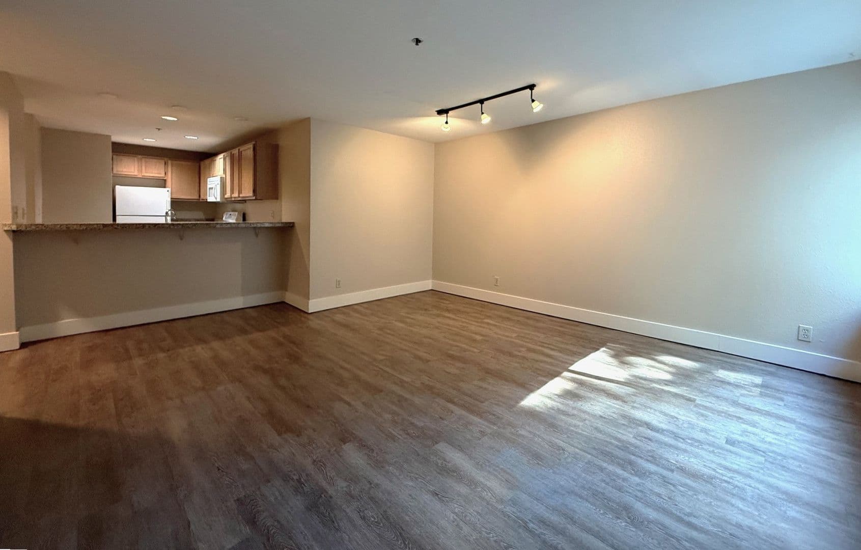 Seattle Apartment: 1813 19th Ave