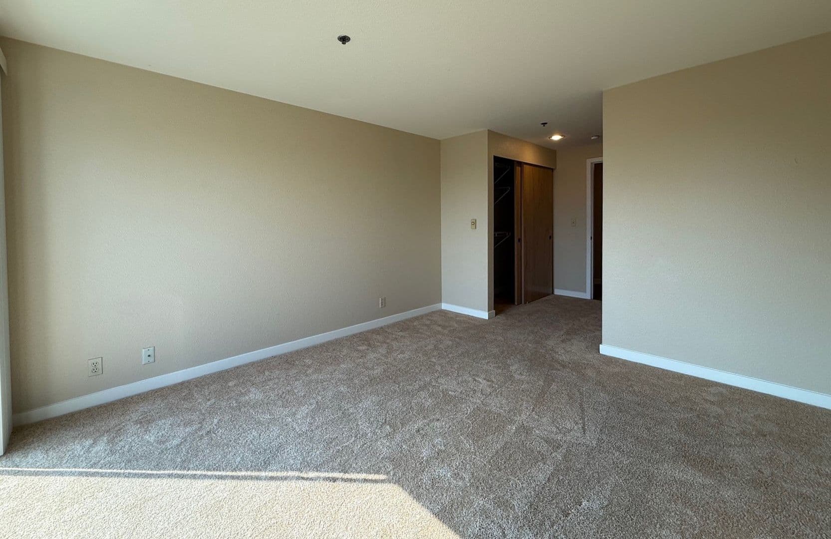 Seattle Apartment: 1813 19th Ave