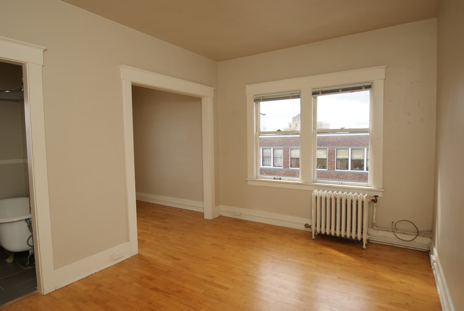 Tacoma Apartment: 629 St Helens Ave