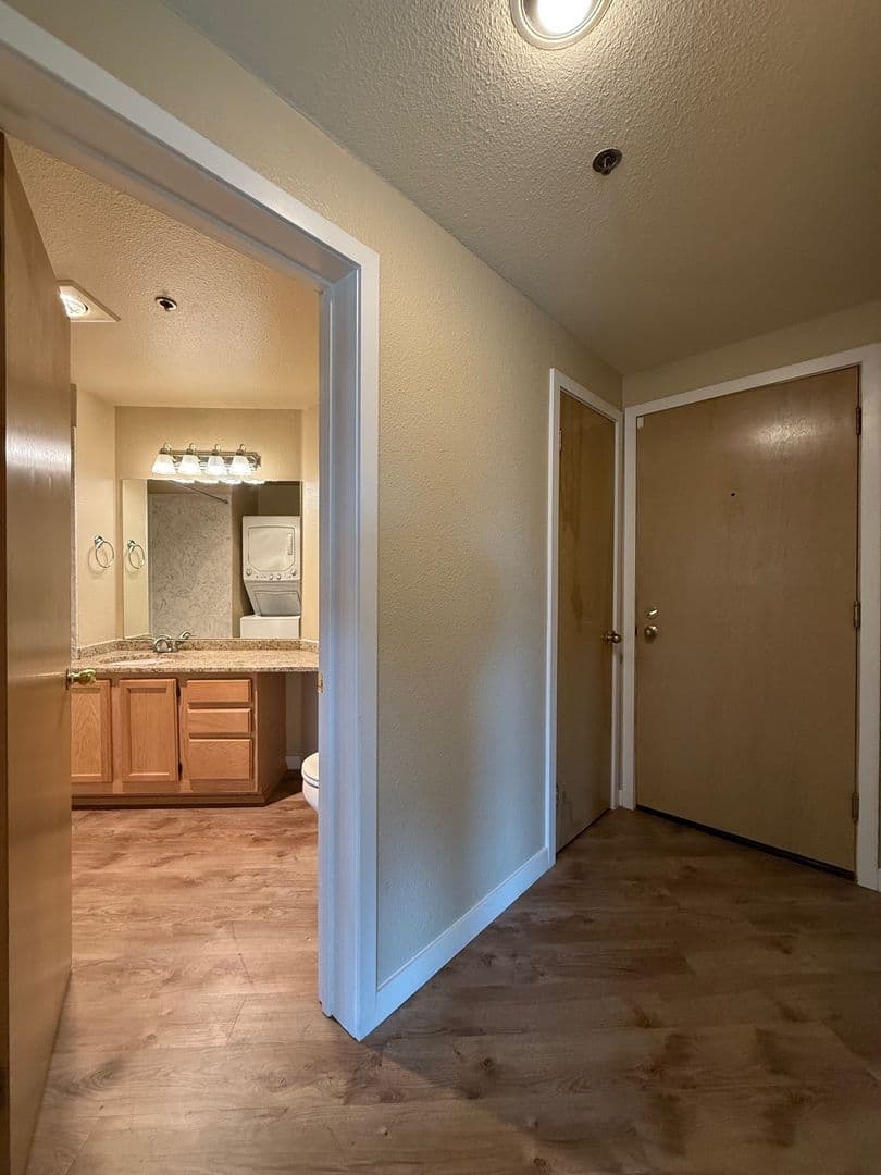 Seattle Apartment: 1813 19th Ave