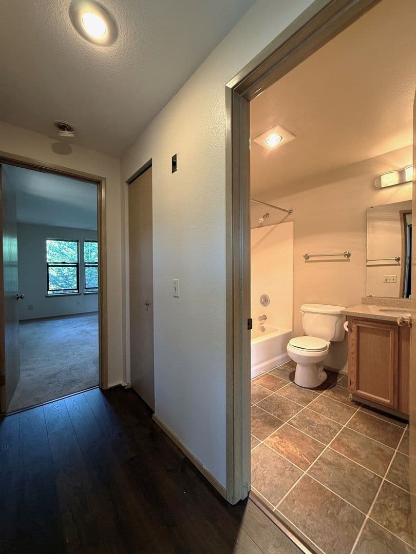 SEATTLE Apartment: 2612 E MADISON ST