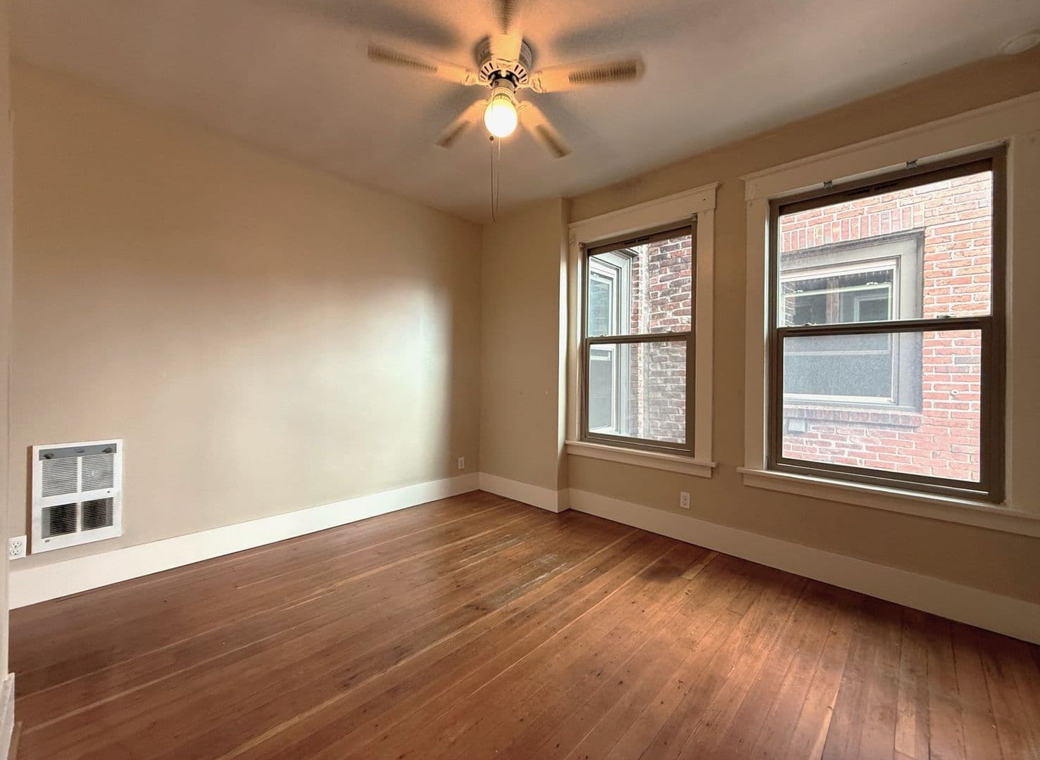 SEATTLE Apartment: 1215 E SPRING ST