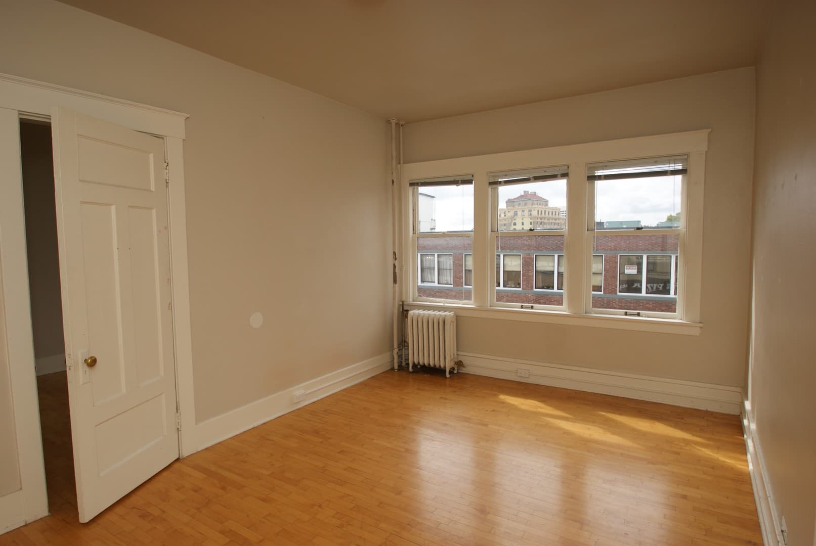 Tacoma Apartment: 629 St Helens Ave