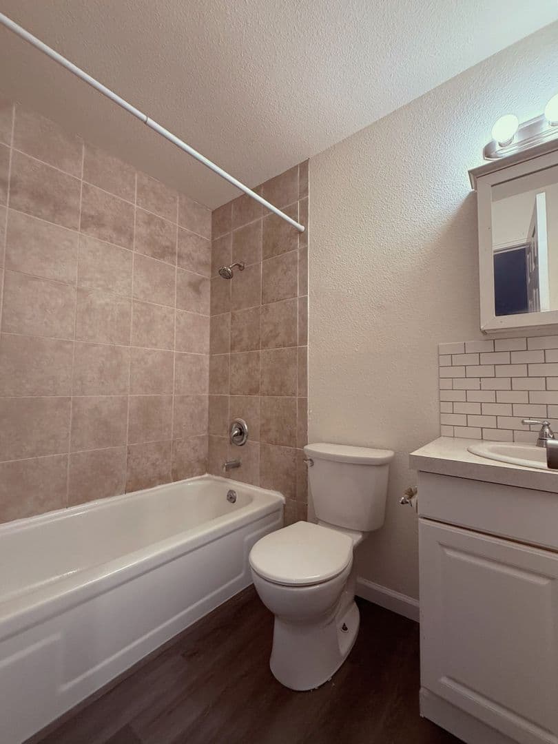 Seattle Apartment: 410 11th Ave