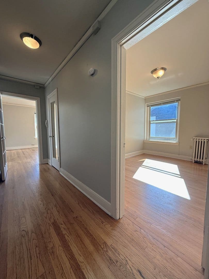 Seattle Apartment: 1833 13th Ave