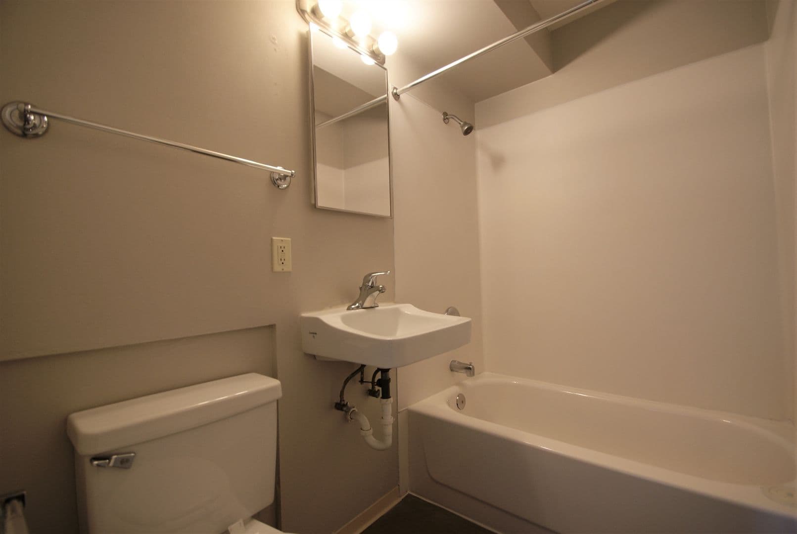 Seattle Apartment: 915 Cherry St