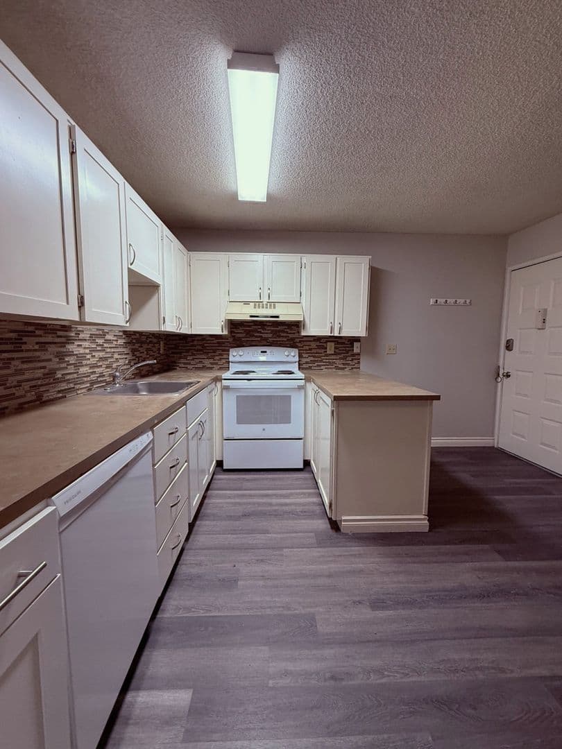 Seattle Apartment: 410 11th Ave