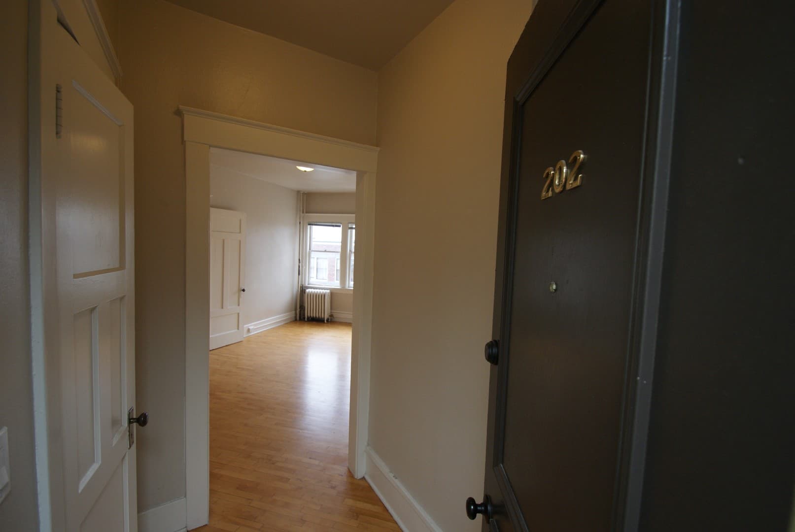 Tacoma Apartment: 629 St Helens Ave