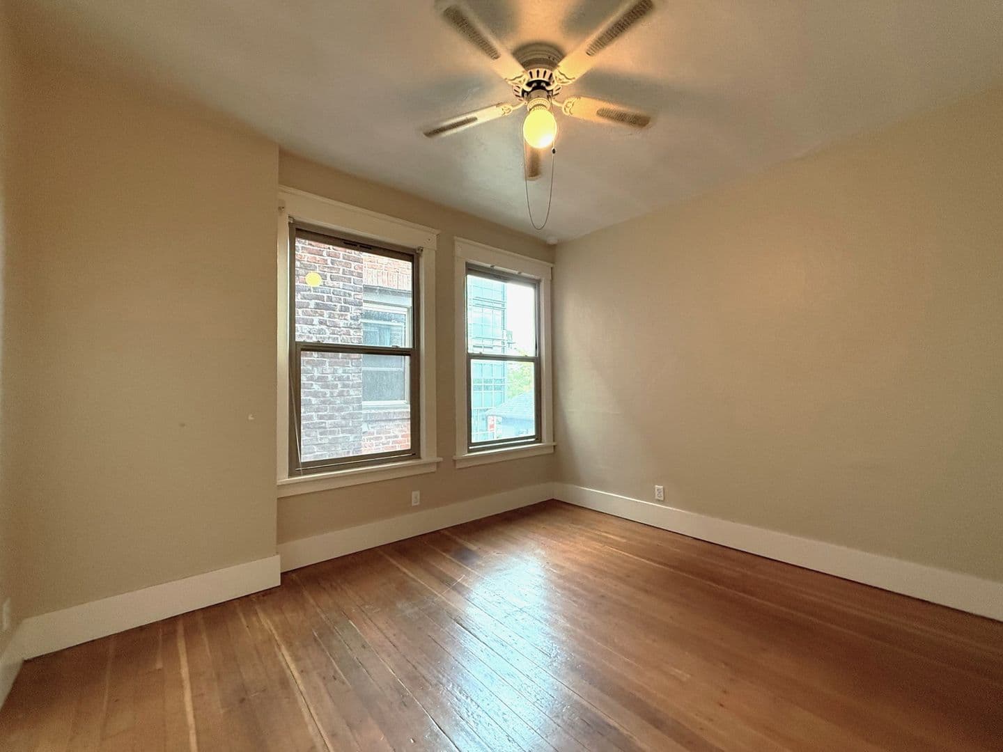 SEATTLE Apartment: 1215 E SPRING ST