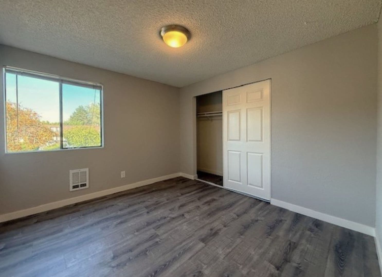 Lynnwood Apartment: 3611 156th St SW