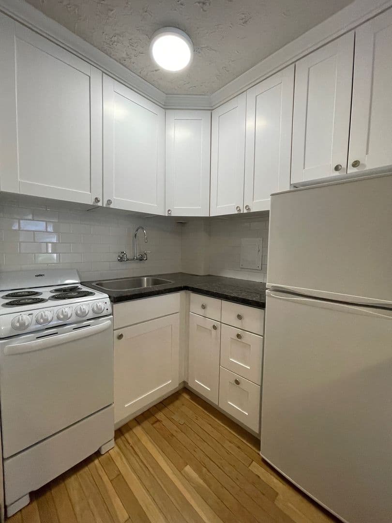 Seattle Apartment: 105 Harvard Ave E