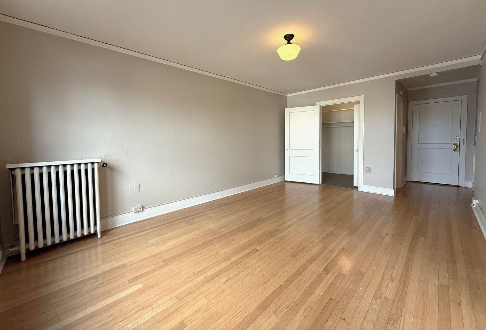 Seattle Apartment: 1833 13th Ave
