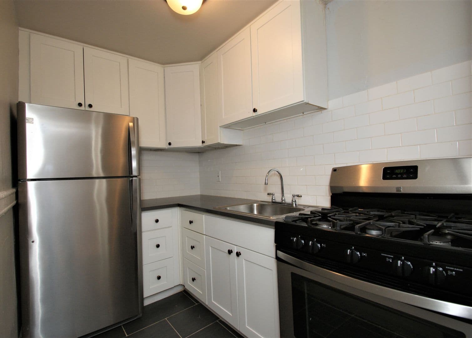 Tacoma Apartment: 629 St Helens Ave