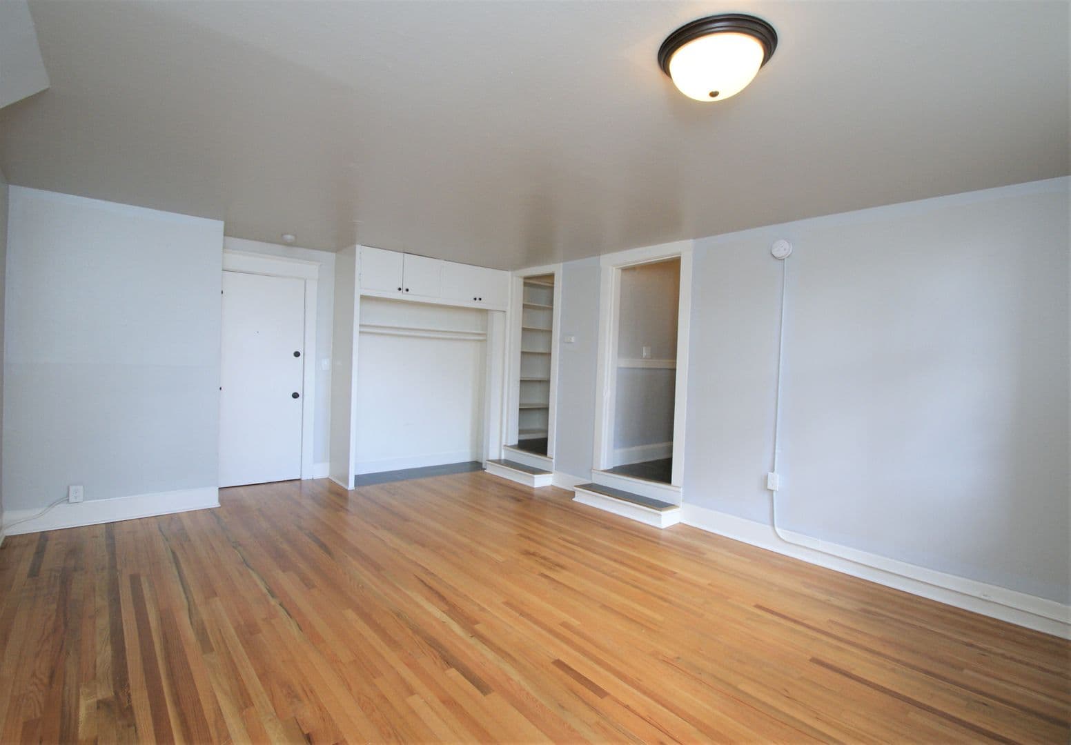 Tacoma Apartment: 629 St Helens Ave