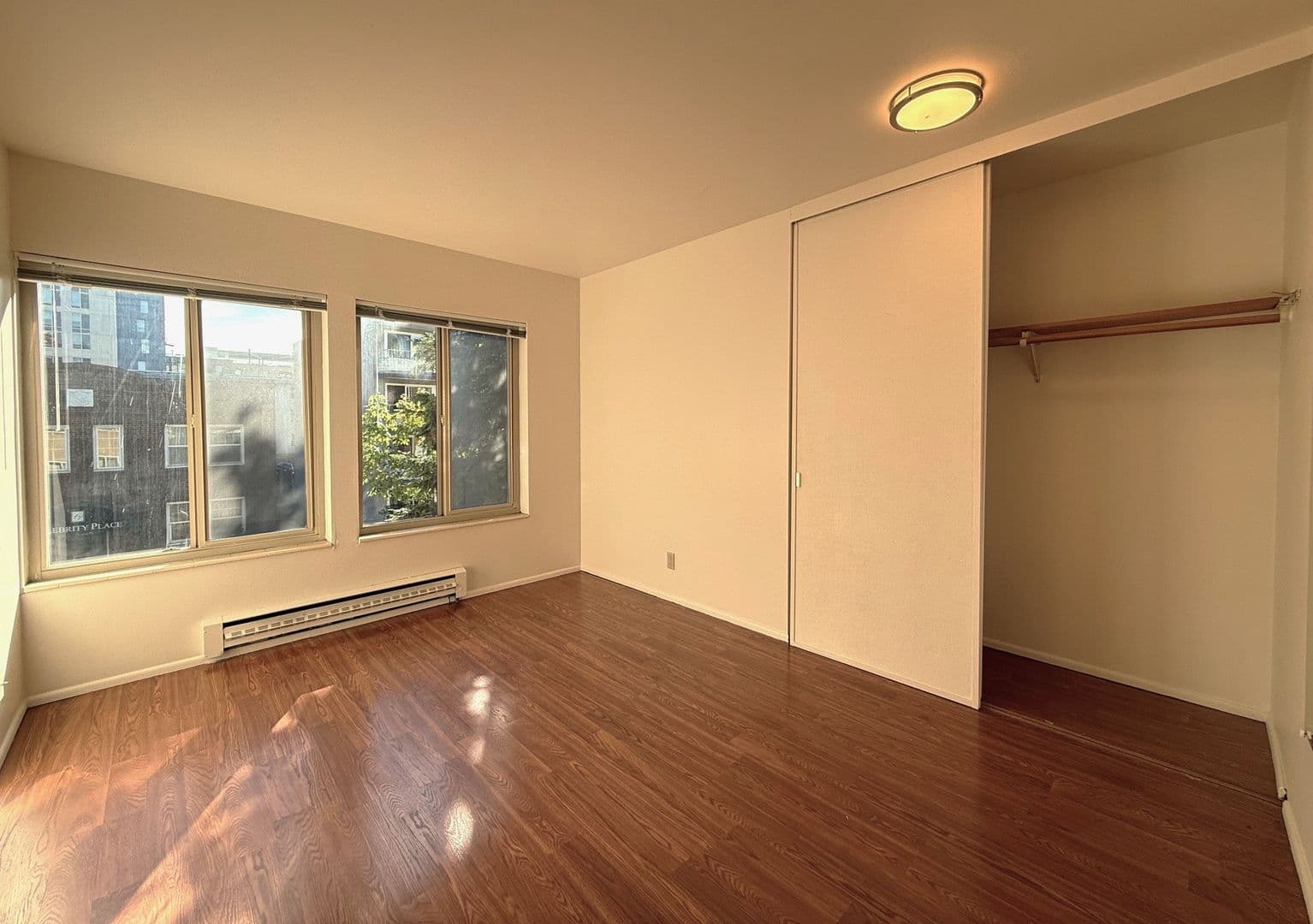 Seattle Apartment: 4225 11th Ave NE