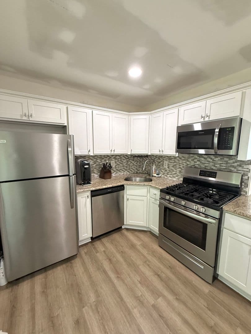 Galloway House: 17 Mohave Drive