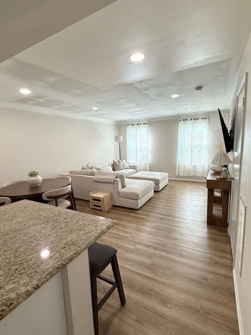 Galloway House: 17 Mohave Drive