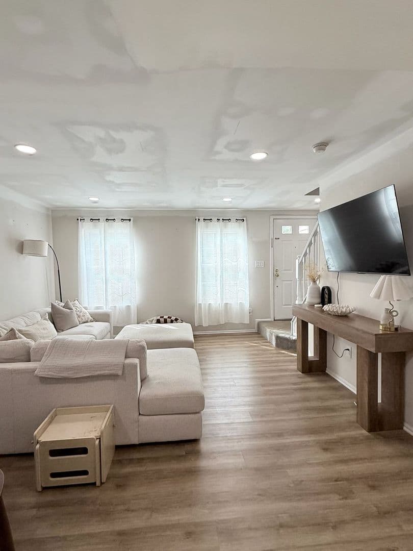 Galloway House: 17 Mohave Drive