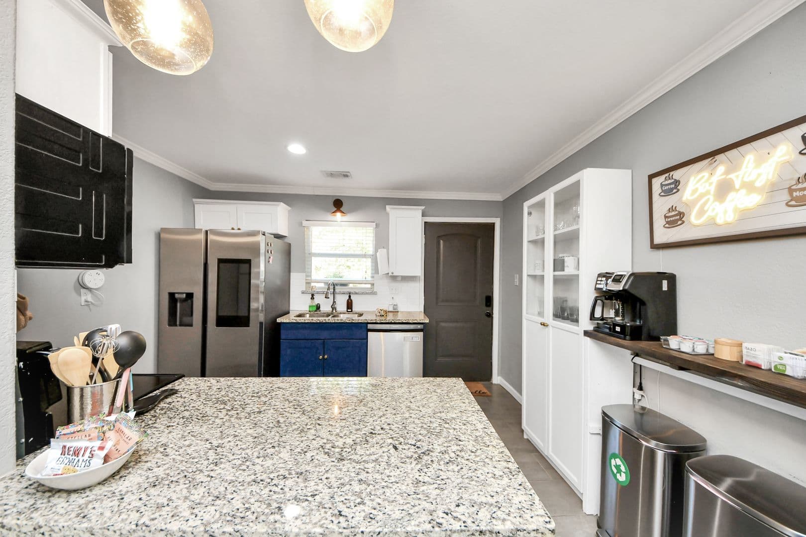 Houston House: 7032 Conley St