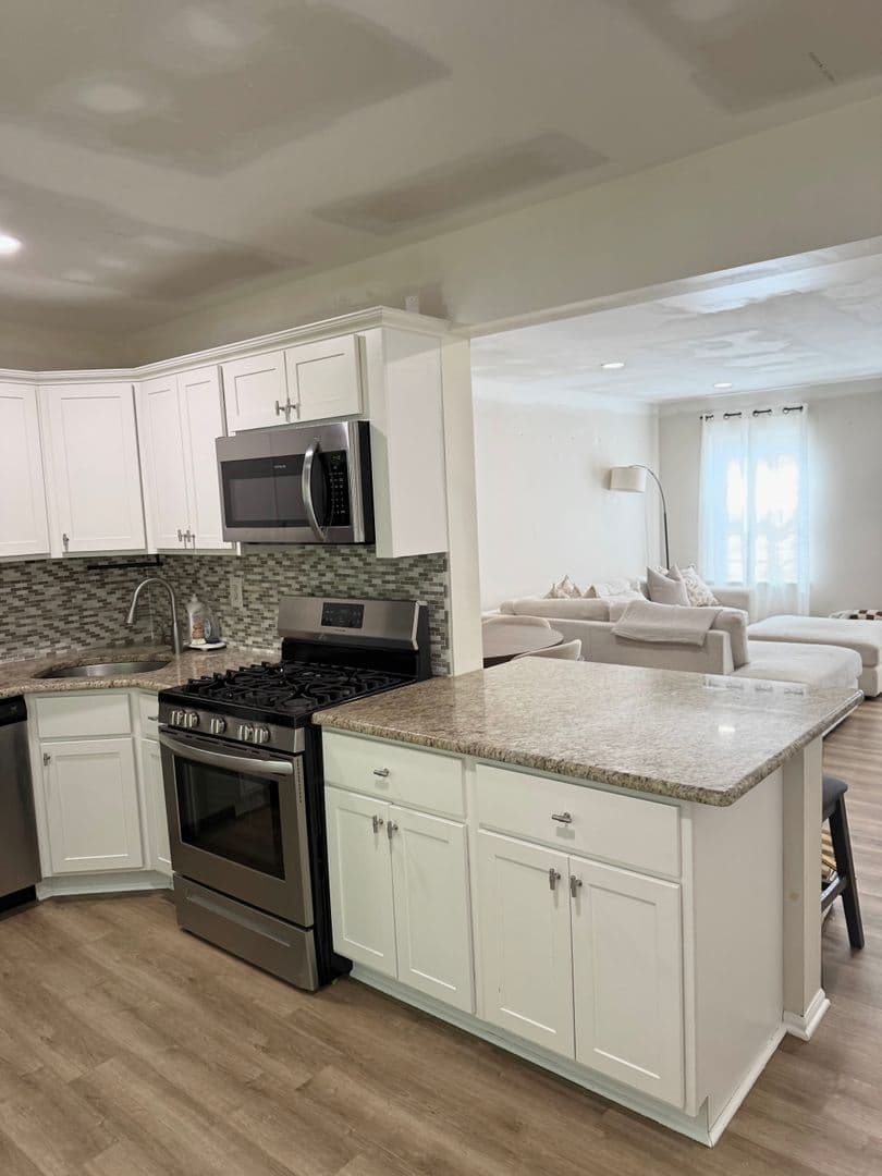 Galloway House: 17 Mohave Drive