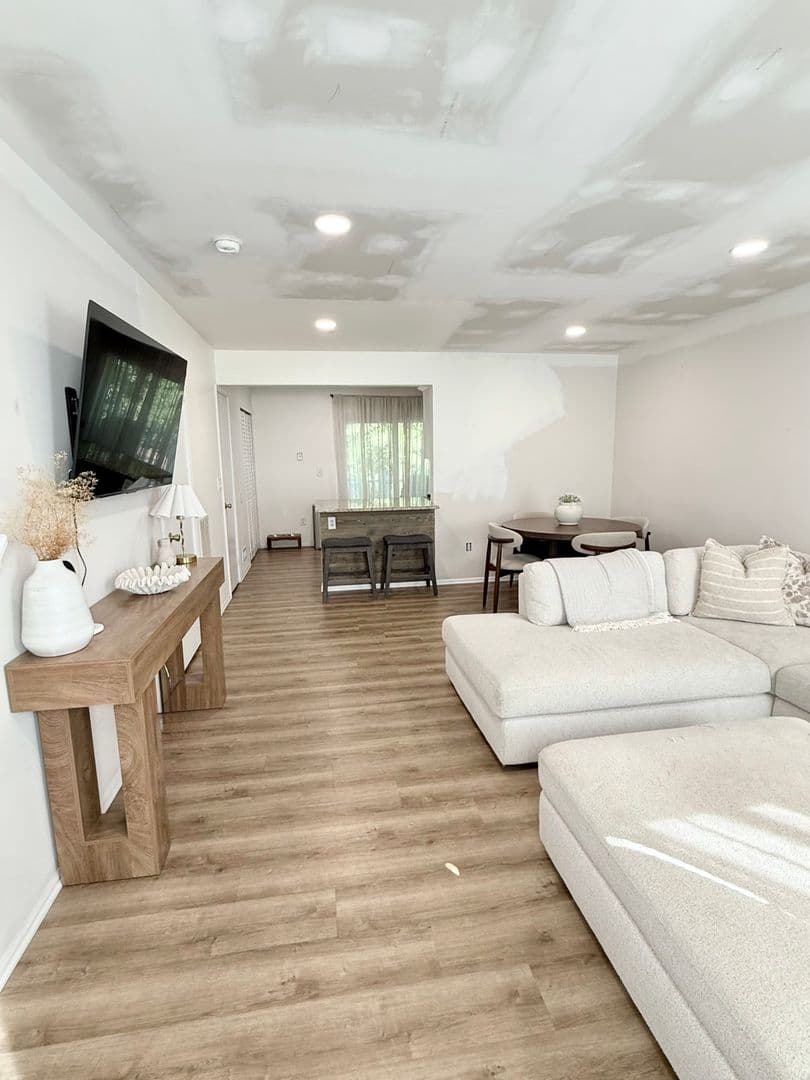 Galloway House: 17 Mohave Drive
