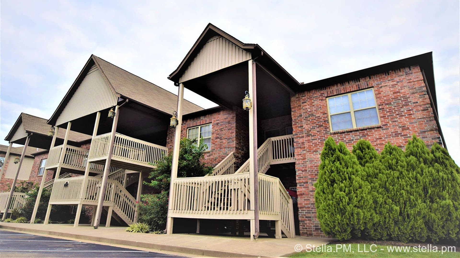 Joplin Apartment: 1002 Goetz