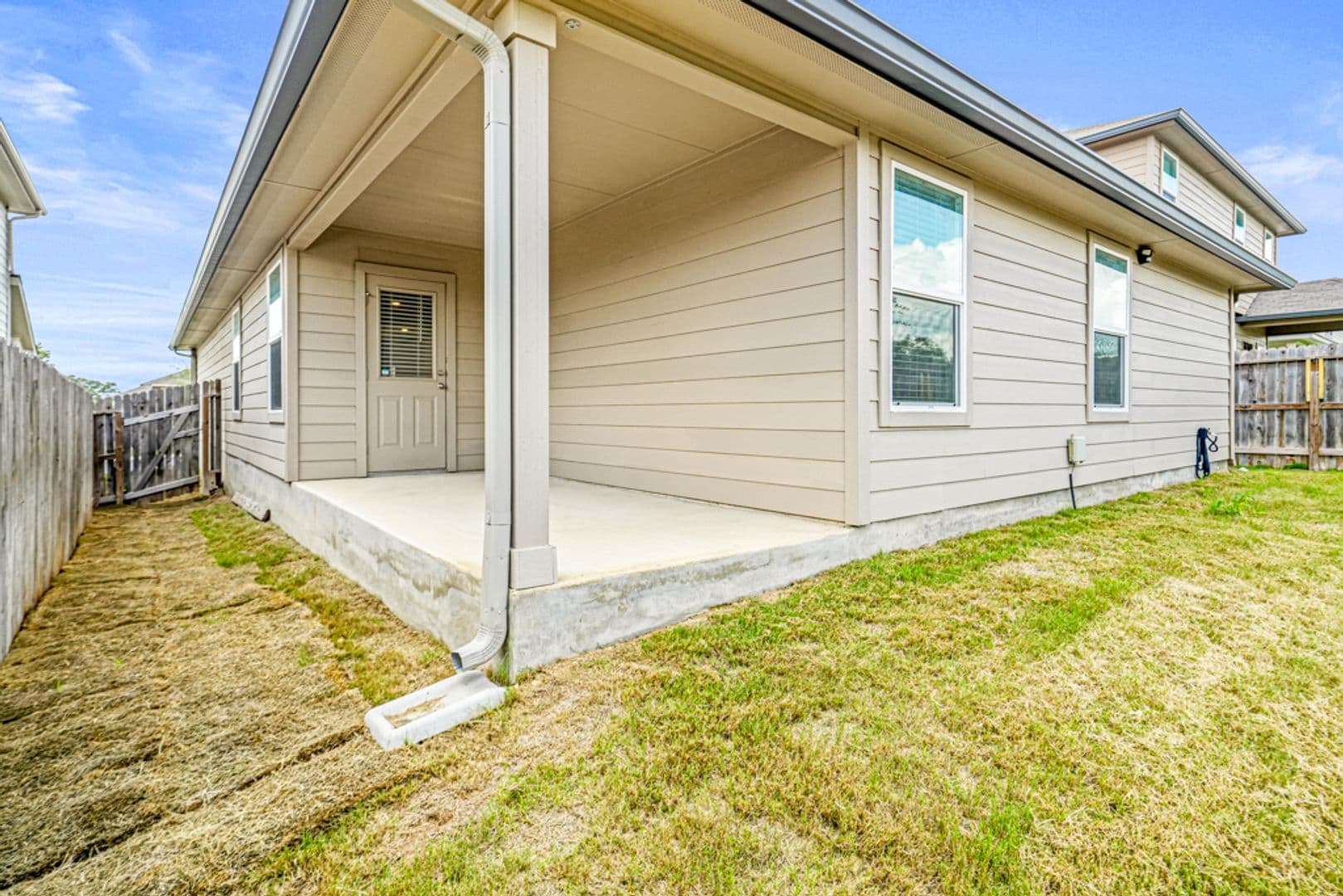 San Antonio House: 305 Cuban Emerald