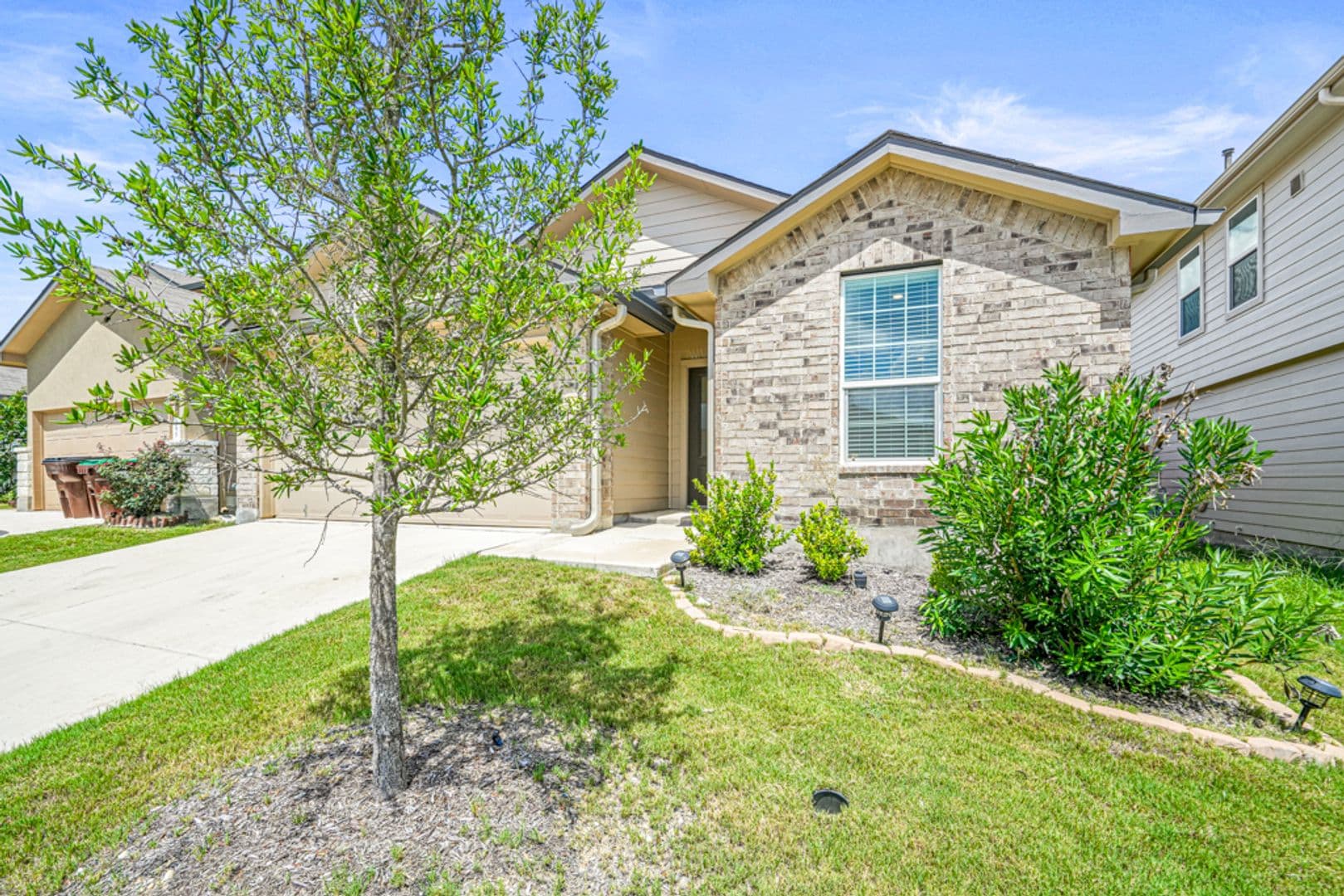San Antonio House: 305 Cuban Emerald