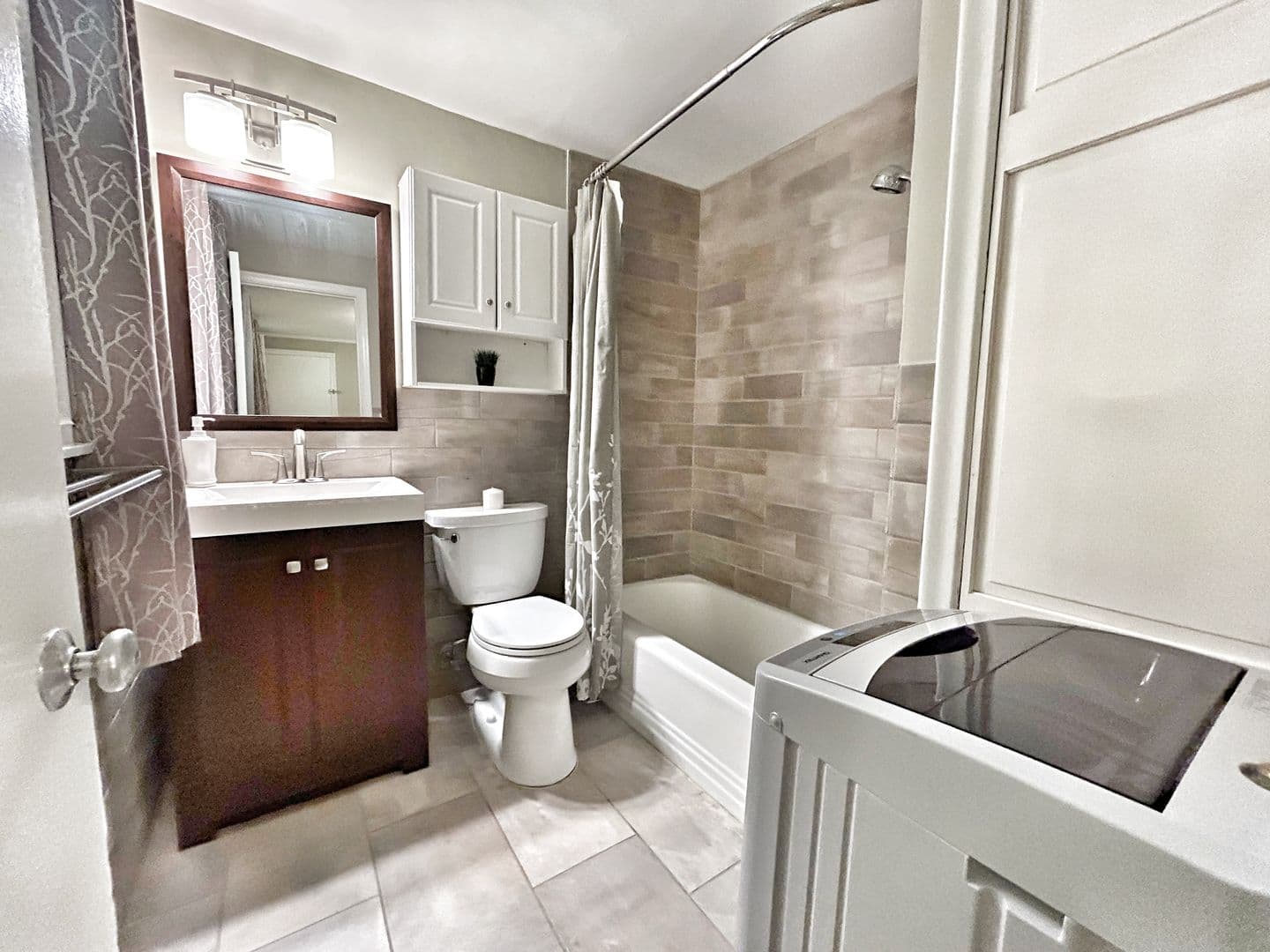 Storrs Apartment: 611 Middle Turnpike