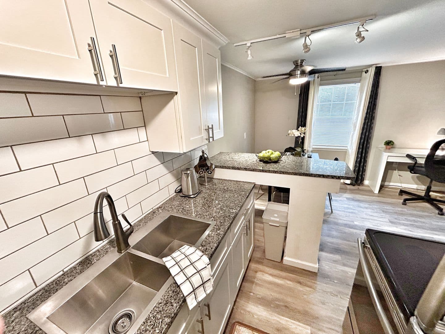 Storrs Apartment: 611 Middle Turnpike