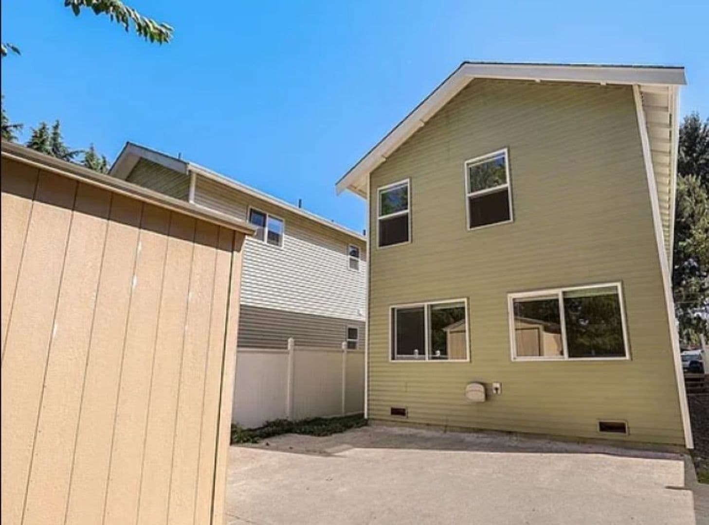 Tukwila House: 4220 S 116th Street