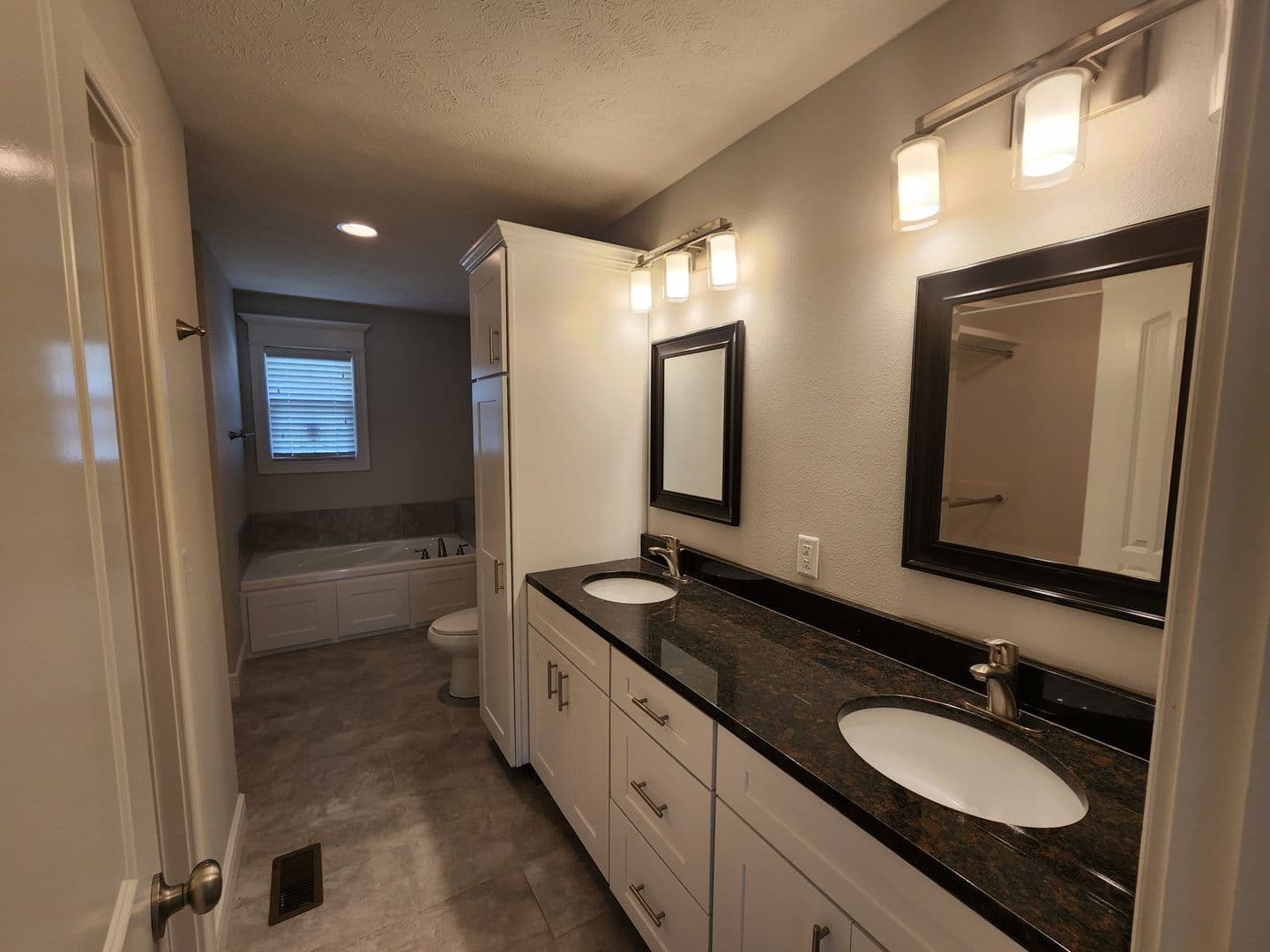 Springfield House: 5040 E. Hedgerow Dr.