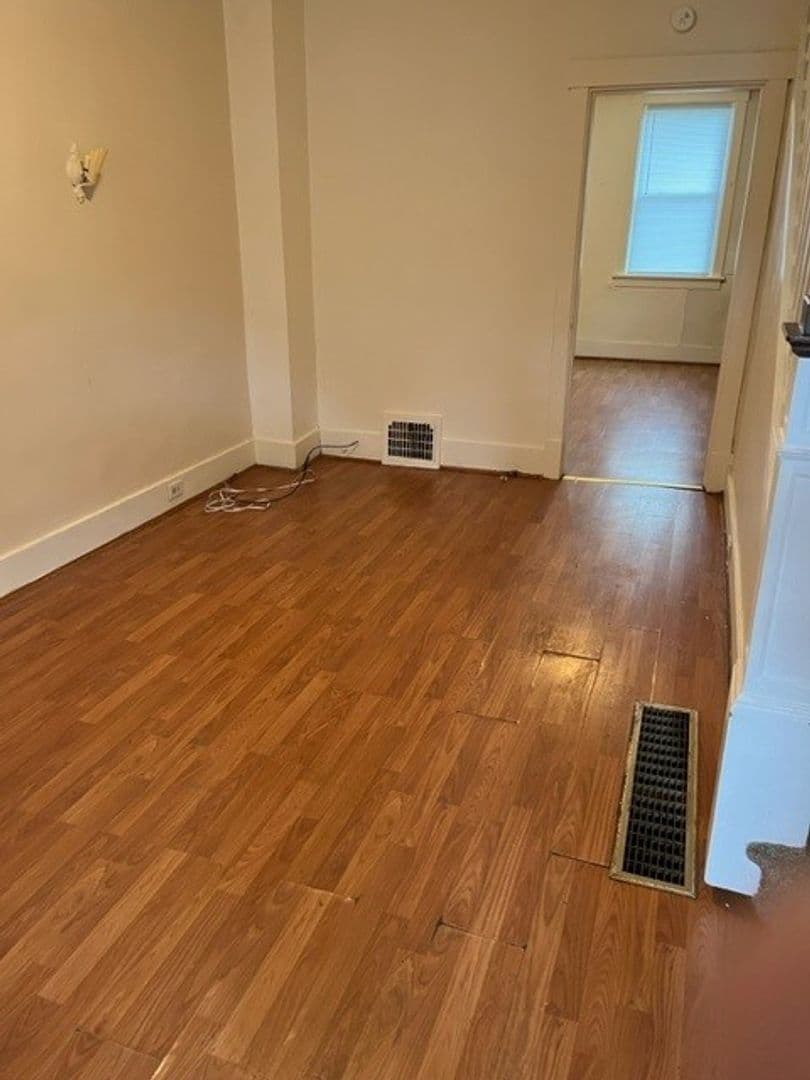 McKees Rocks Apartment: 127-141 Jane St