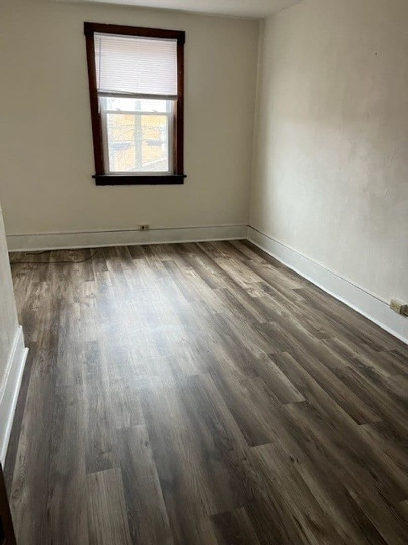 McKees Rocks Apartment: 127-141 Jane St