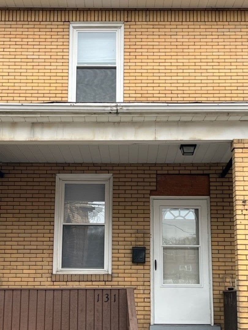 McKees Rocks Apartment: 127-141 Jane St