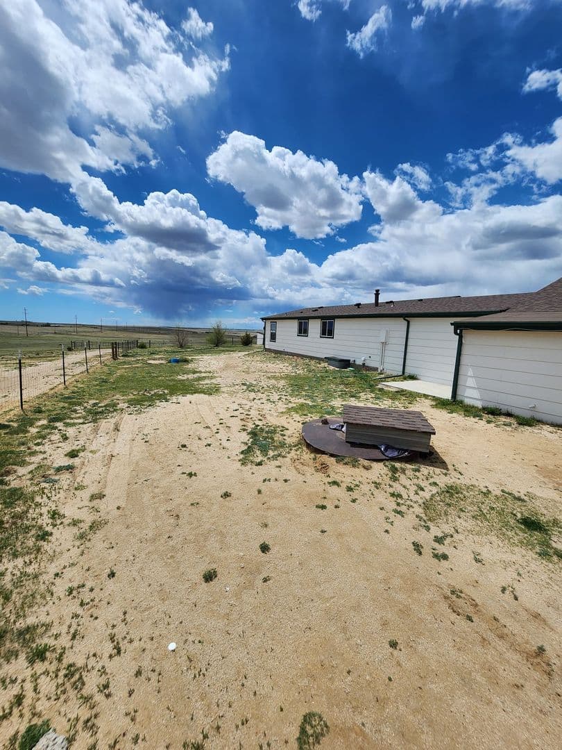 Yoder House: 33975 State Highway 94