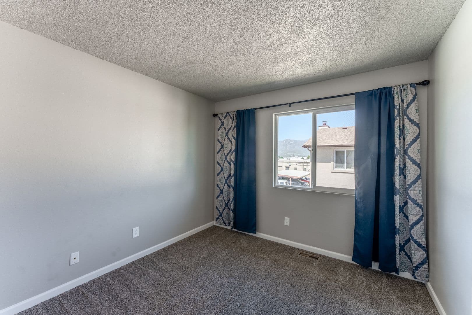 Colorado Springs Townhome: 3030 Starlight Circle