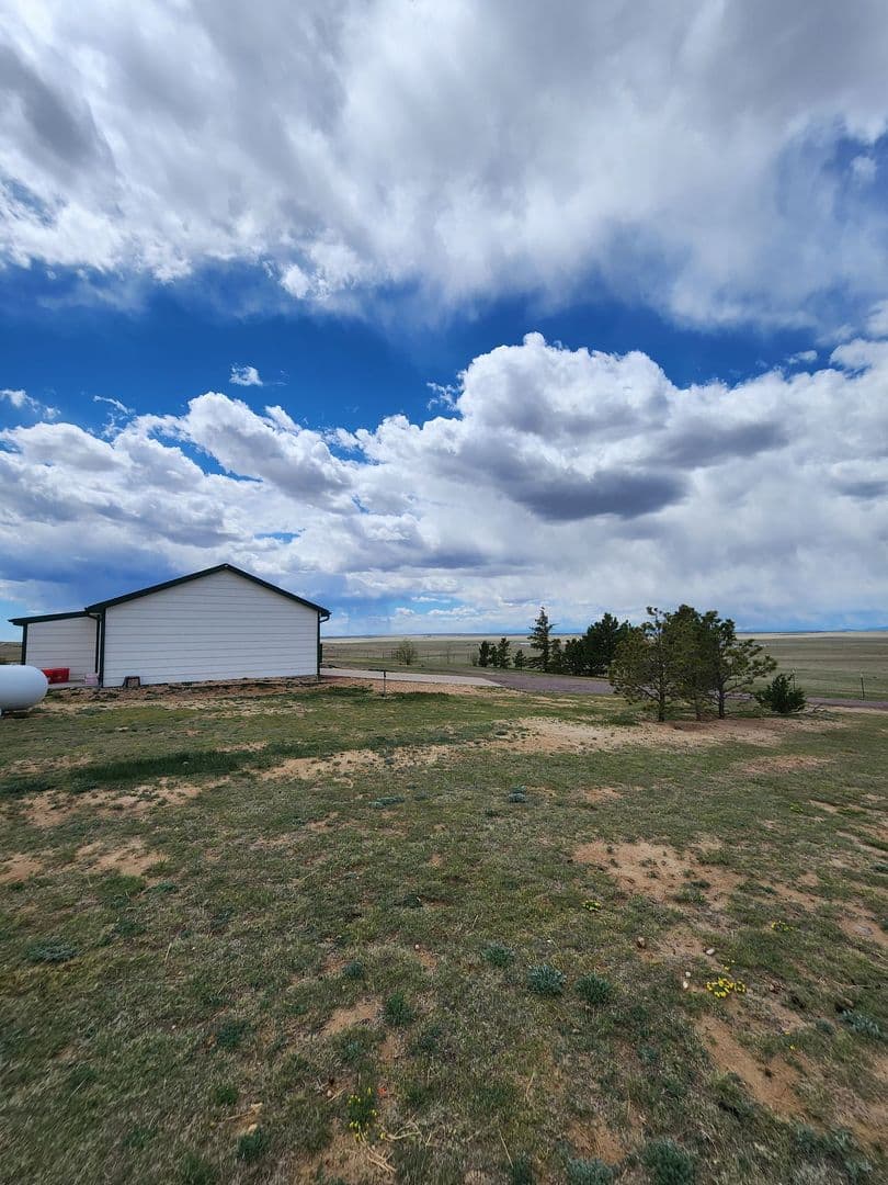 Yoder House: 33975 State Highway 94
