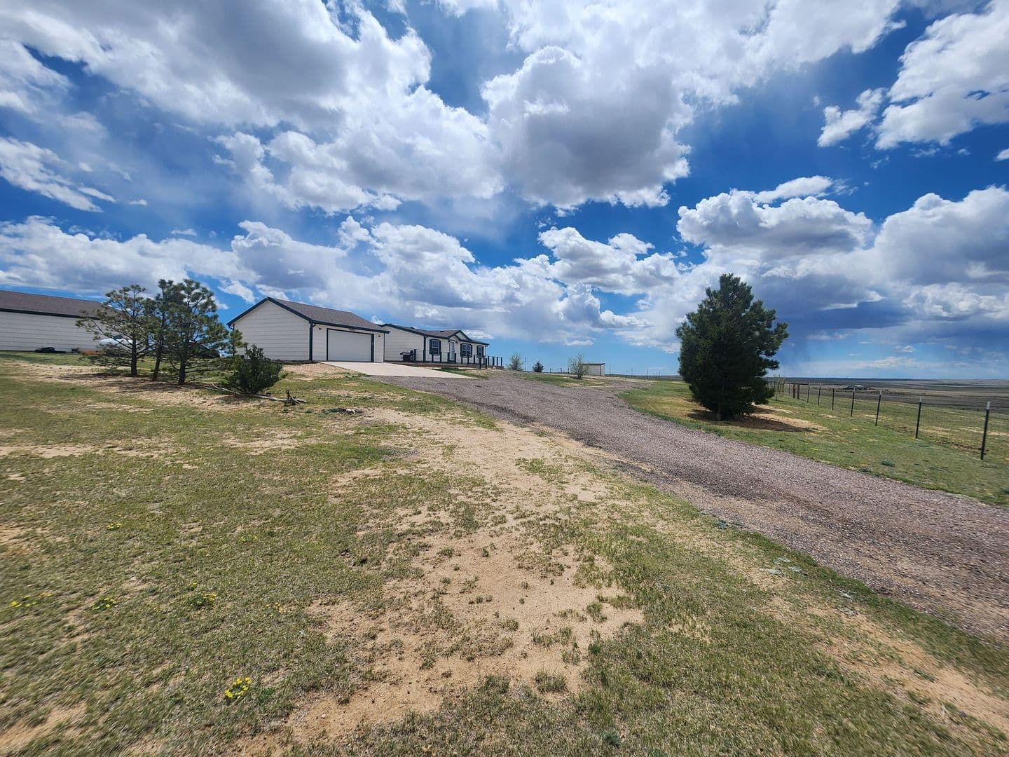 Yoder House: 33975 State Highway 94